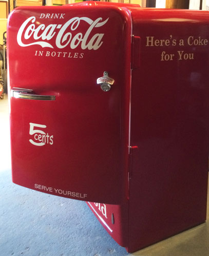 Nevera Coca-Cola antigua recuperada